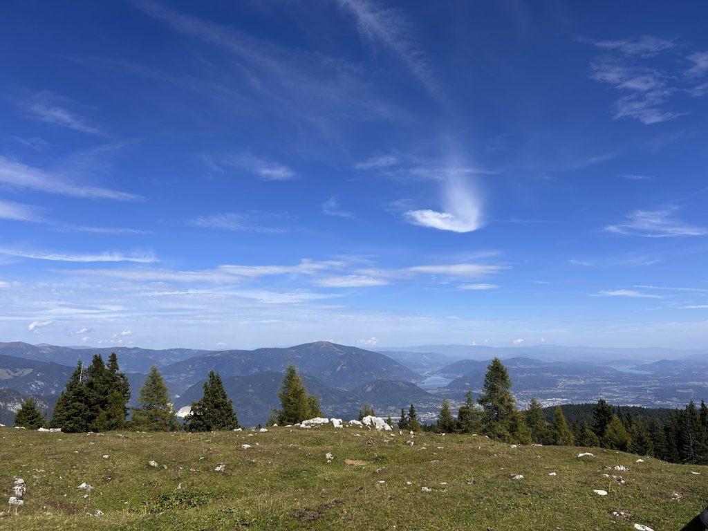 Alpesi táj a Rosstratte környezetében a Villacher Alpenstraße felső szakaszán